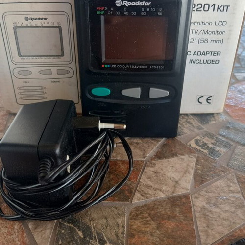 Roadstar LCD-2201 Kit television monitor used with original box and adapter