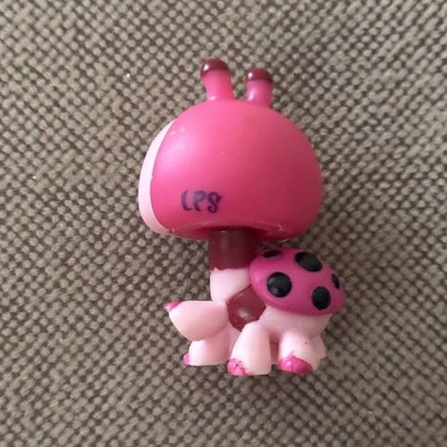 Littlest Pet Shop Ladybug figure like new, Hasbro