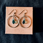 925 Silver Dangle Earrings new with green stone