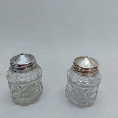 Vintage spice set used, leaf shape, made in England