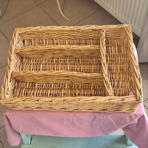 Wicker cutlery holder like new