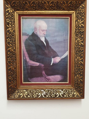 Vintage Collectible Lithograph of Eleftherios Venizelos in Carved Frame like new
