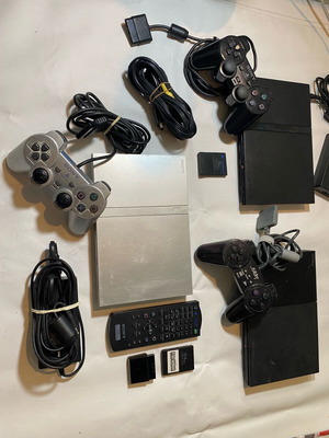 Κονσόλες PlayStation 2 Black και Silver, πλήρεις με memory card