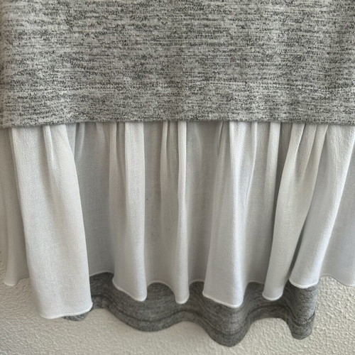 Regalinas top grey with white ruffles like new