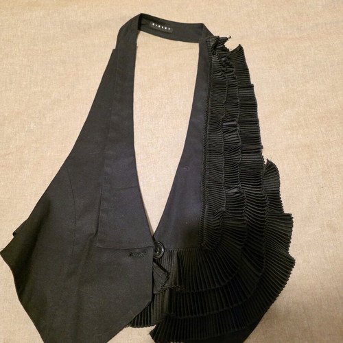 Sisley vest black size S like new