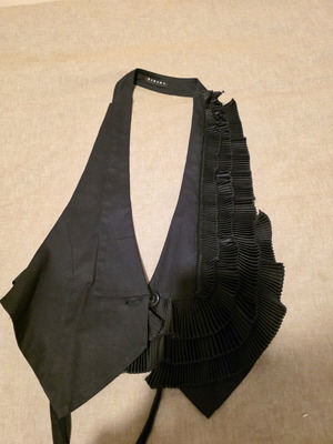 Sisley vest black size S like new