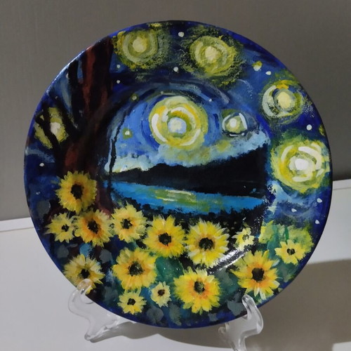 Decorative plate with handmade painting and stand, 17.5 cm