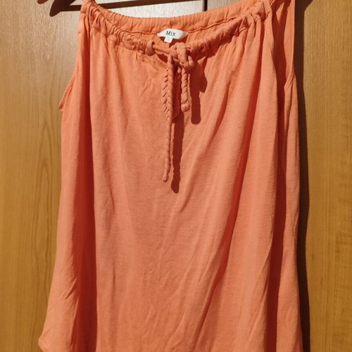 Sleeveless blouse with ruching used, peach color, size L