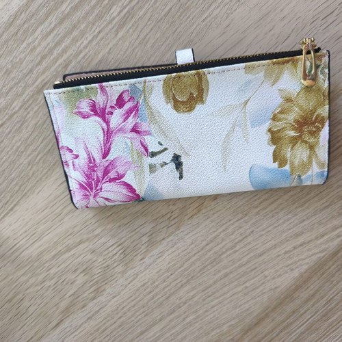 Wallet with multiple compartments