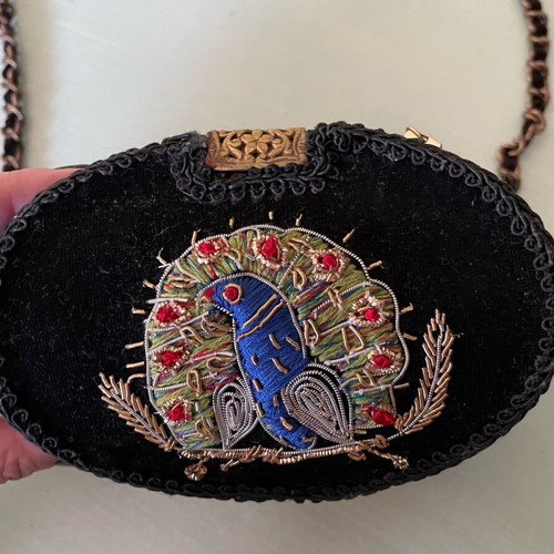 Boho Zara shoulder bag like new with velvet and embossed embroidery