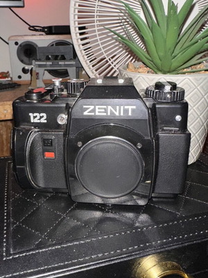 Zenit 122 SLR αναλογική κάμερα σαν καινούργιο, vintage