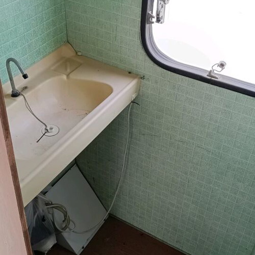 Raphael 4.5 Meter Caravan with Gas Stoves and Refrigerator