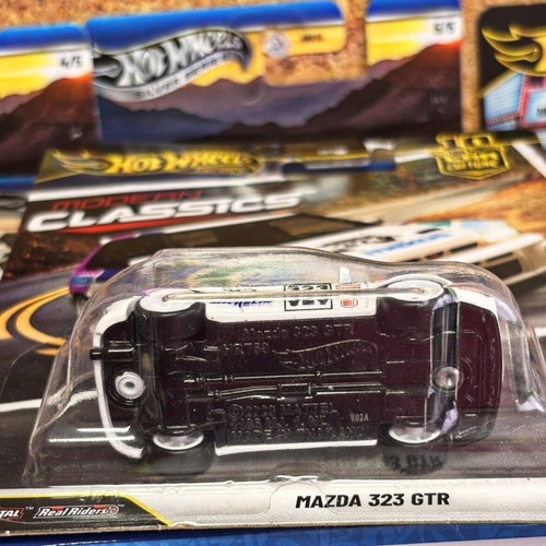 Mazda 323 GTR Modern Classics Hot Wheels Premium car