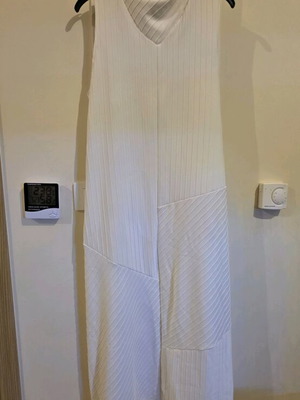 White dress new, sizes M and L