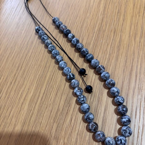 Necklace with stones that glows under black light new