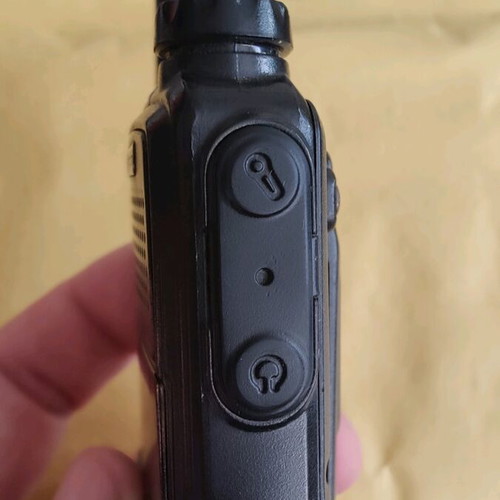 Baofeng BF-T1 UHF transceiver like new with FM radio and USB charger