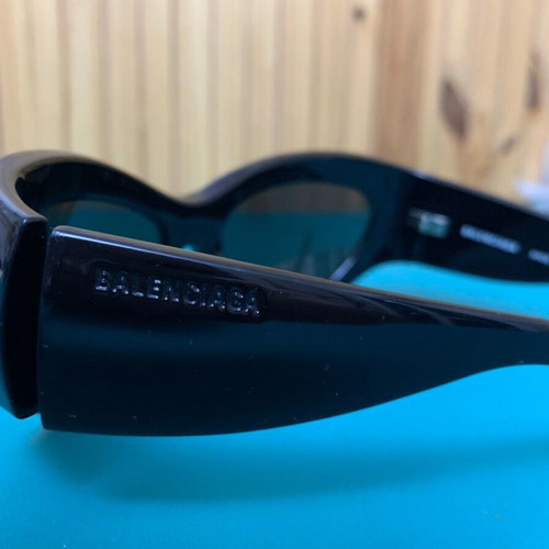 Balenciaga BB0228S/001 women's sunglasses like new, black