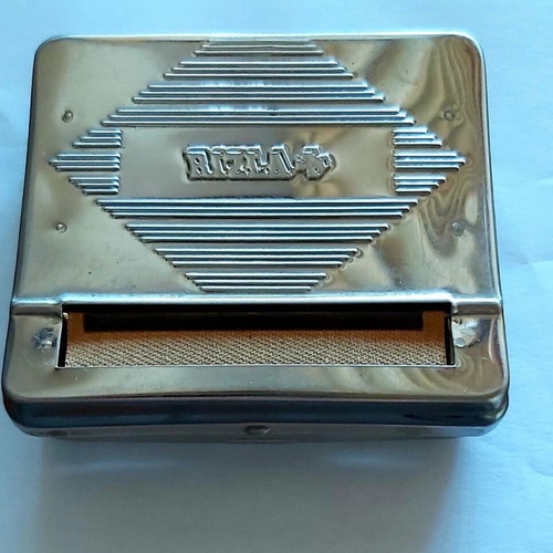 Rizla metal tobacco case like new 9x8.2 cm