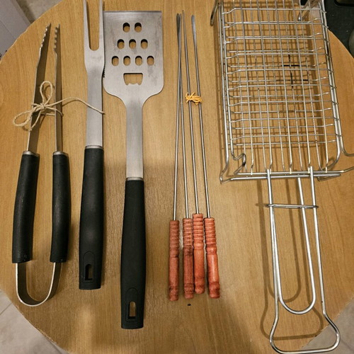 Barbecue set like new, used a few times