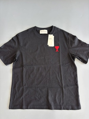 Ami black tee, medium