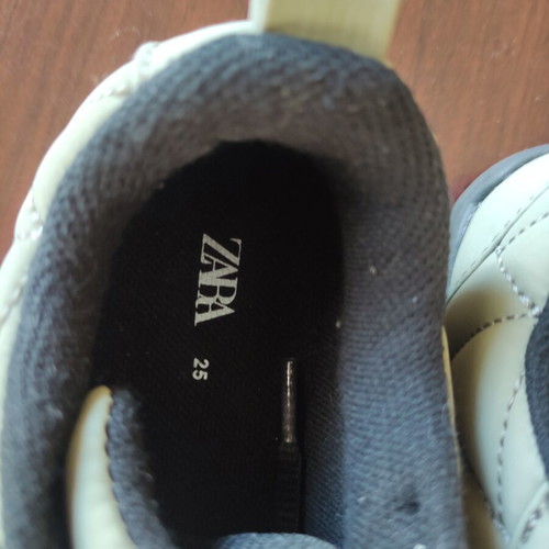 ZARA Kid's Sneakers Size 25 New