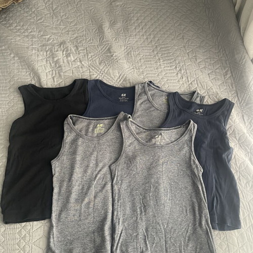 Children's T-shirts H&M and Marcs & Spencer like new, pack of 6, size 110 cm