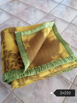 Handmade wool blanket vintage like new 2×220