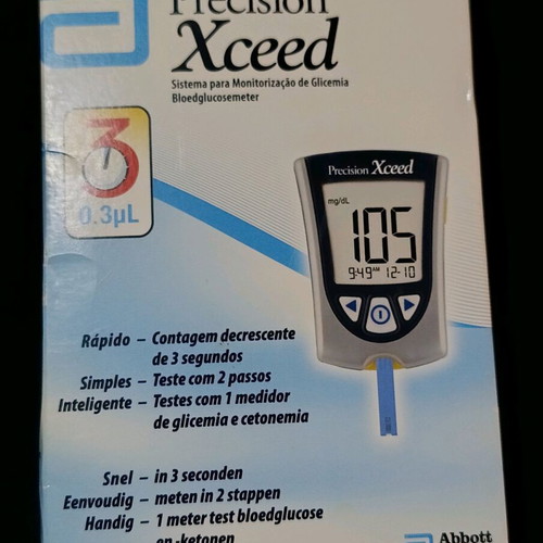 Precision Xceed glucose meter new with all accessories