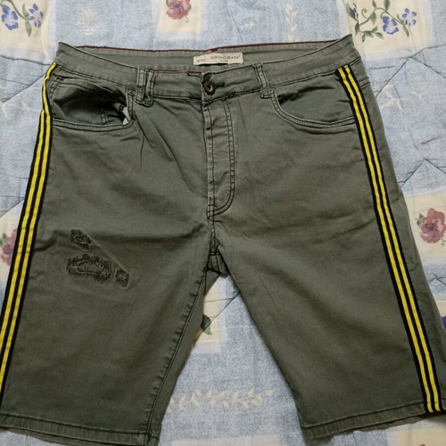 Men's khaki bermuda shorts with yellow stripes, like new, size L
