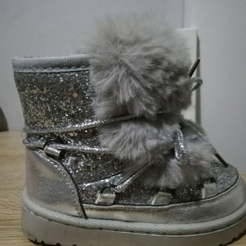 Children's silver glitter boots with fur like new, size 23-24