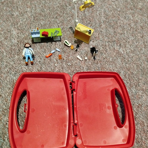 Playmobil veterinary clinic like new