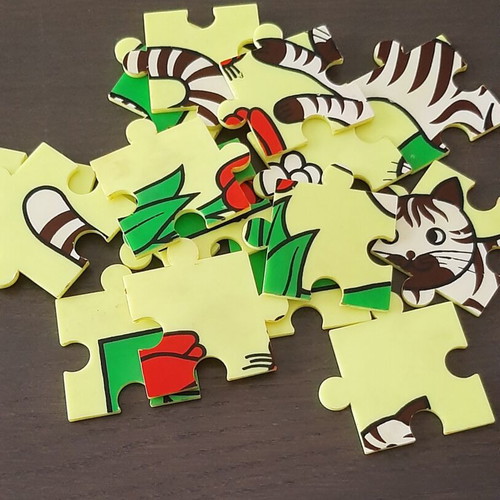 SIK Plastic Children's Puzzle 80s used, sturdy thick plastic