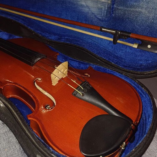 YAMADA 3/4 violin used with case and new strings