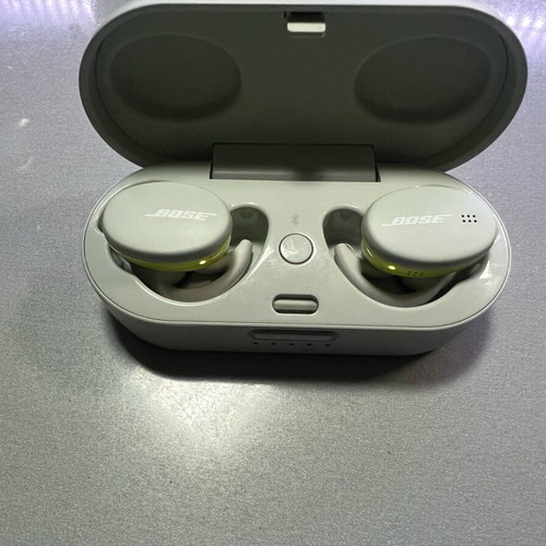 Bose QuietComfort Earbuds new with USB-C charging case