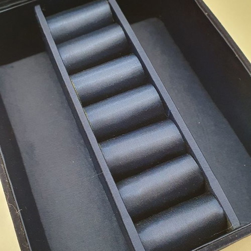 Velvet jewelry box with 925 silver and mirror