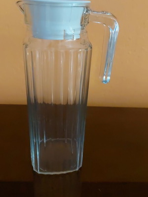 Water/Juice Pitcher like new, approximately 1 liter