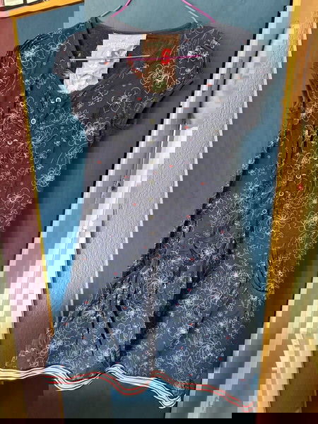 Φόρεμα attrativo