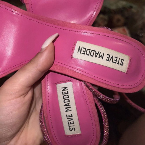 Steve Madden fuchsia sandals with rhinestones size 38 like new