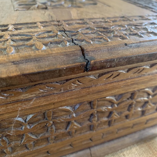 Handcrafted vintage jewelry box with key from Indonesia