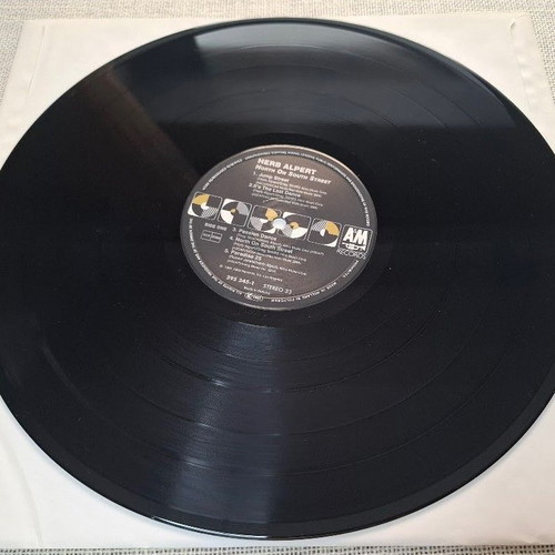 Herb Alpert North On South St. LP σαν καινούργιο, jazz