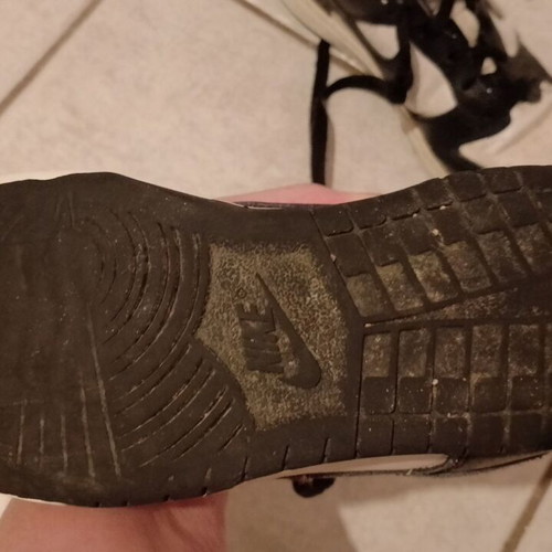 Nike athletic shoes size 34 used, black and white