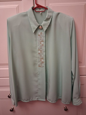 Shirt size M like new
