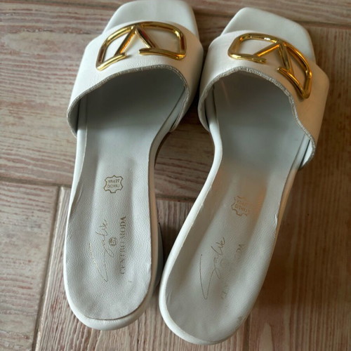 Sandals like new, white, size 38, platform style