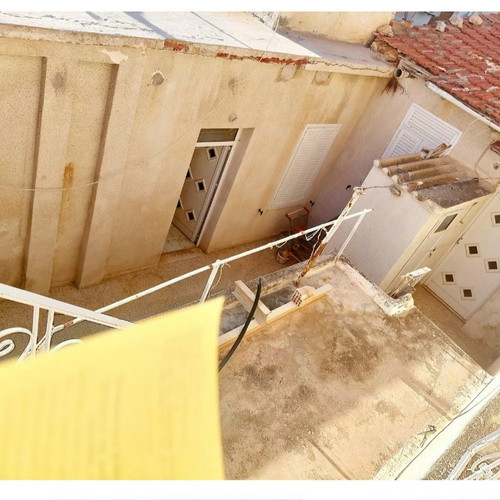 Detached ground floor house 96 sqm in Piraeus, Agia Sofia, with 3 bedrooms and storage