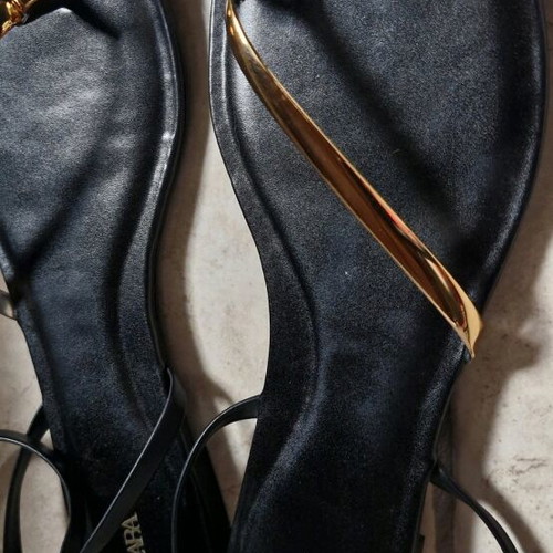 Zara flat sandals with thin straps and metallic detail, size 39
