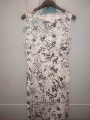 Women's dress white with flowers like new