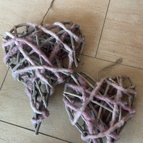 Wooden decorative hearts set of 2, like new, boho rustic style