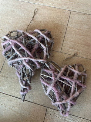 Wooden decorative hearts set of 2, like new, boho rustic style