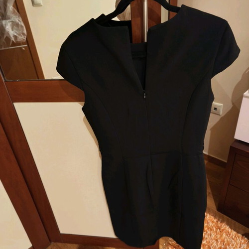 H&M dress new, knee-length, cut sleeve, slim fit size M