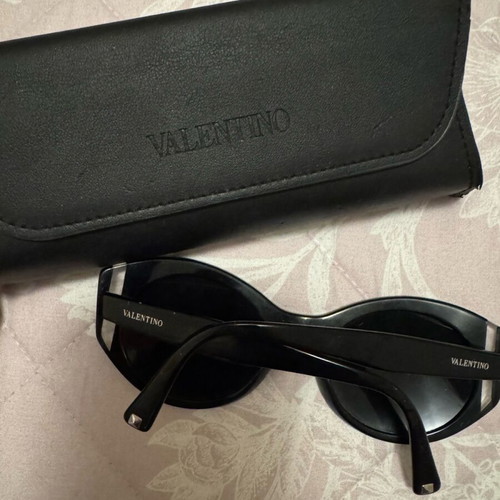 Valentino sunglasses black like new with case